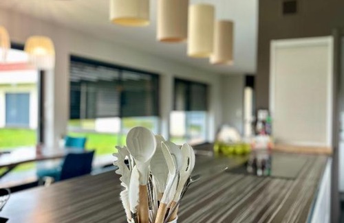 Pommevic Villa | Villa De L'Amiral - LUXE ET DETENTE A POMMEVIC