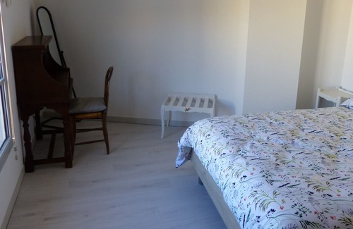 La Palud-sur-Verdon House | Villa 'De La Place' with Private Terrace, Wi-Fi and Air Conditioning
