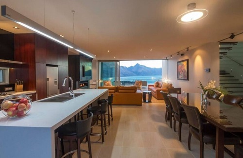 Queenstown City Centre House | Villa de Luxe | Incredible views | Great location