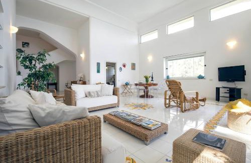 Erchie House | Villa dei Limoni con terrazza e discesa a mare