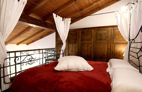 Syracuse House | Villa Dei Papiri
