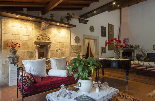 Syracuse House | Villa Dei Papiri