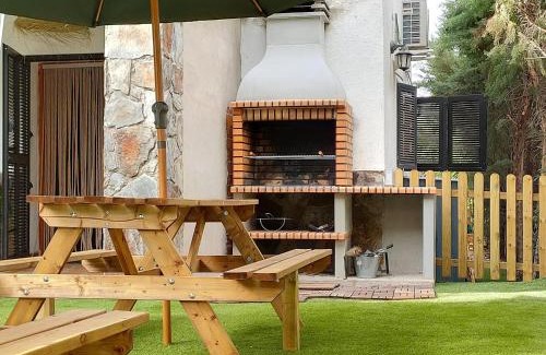 Navahermosa Villa | Villa del Monte Casa Rural