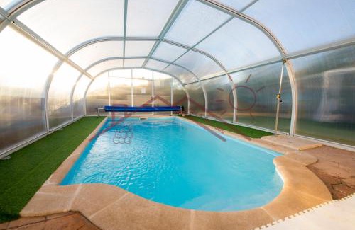 Mentrida House | Villa del sol - piscina climatizada
