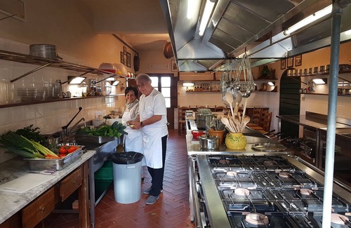 Lari Hotel | Villa Delia Hotel & Cooking School