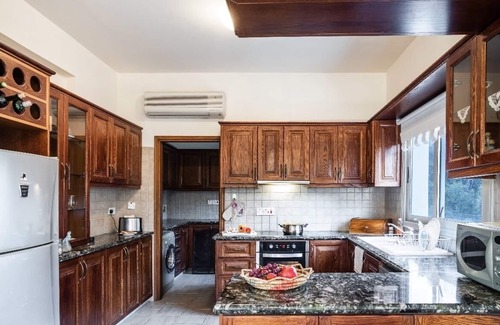 Argaka Villa | Villa Demetra 4 ENSUITE BEDROOMS,SWIM.POOL,BBQ, WI-FI, MOUNTAIN AND SEA VIEW