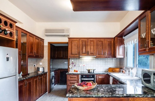 Argaka Villa | VILLA DEMETRA (4 ensuite bedrooms, BBQ, Wi-Fi, Prv. Swim. Pool, stunning view)
