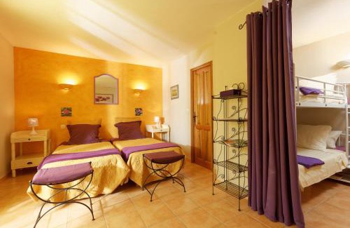 Vacquieres Bed & Breakfast | Villa des Cammaous