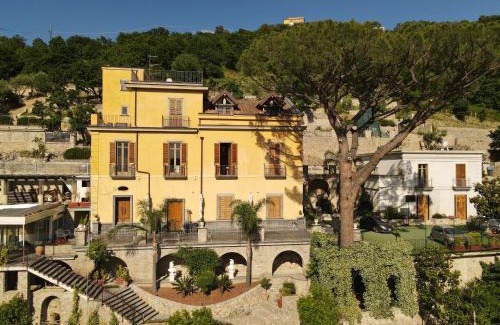 Pagani Bed & Breakfast | Villa Di Natale