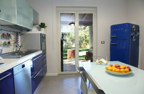 Capo Peloro Villa | Villa 'Domus Aurige' with Sea View, Wi-Fi and Air Conditioning