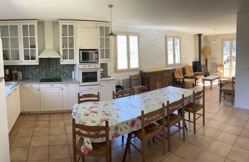 Chambon-sur-Lac Cottage | Villa du Bac: At the foot of the Massif du Sancy