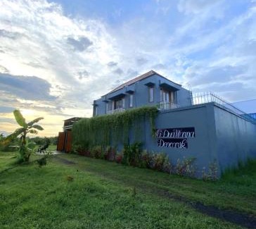 Dencarik Villa | Villa Dua Warna Dencarik