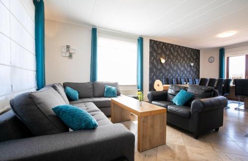 Sankt-Vith House | Villa East Canton with Sauna