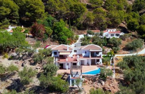 Competa Bed & Breakfast | Villa El Dorado B&B and Wellness