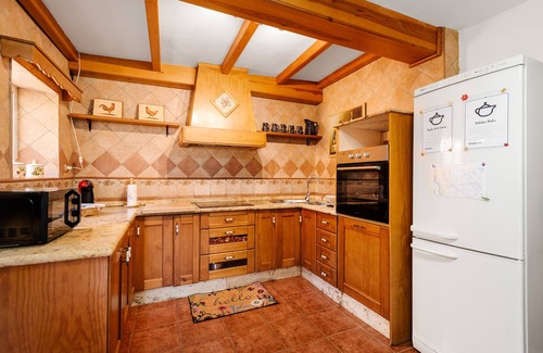 Churriana Villa | Villa 'Emma' with Private Garden, Wi-Fi and Air Conditioning