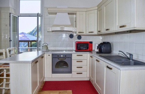 Perledo Villa | Villa Esinodina | 4 Bedrooms | Spectacular Lake & Mountain Views | Private Pool, Jacuzzi & Landscaped Garden | Perledo | Lake Como | Italy