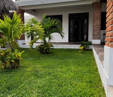 Monte Gordo House | Villa Esmeralda del Mar