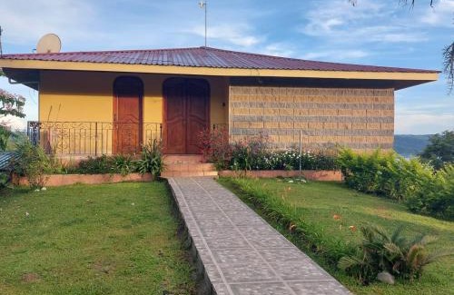 La Fortuna House | Villa Esperanza El Castillo