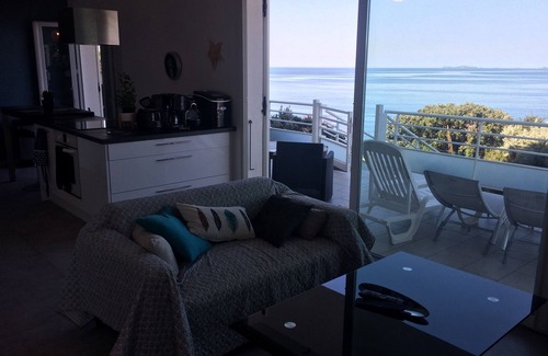 Pietrosella Villa | Villa facing the sea Superb view Access to the small beach at the bottom 50 m away