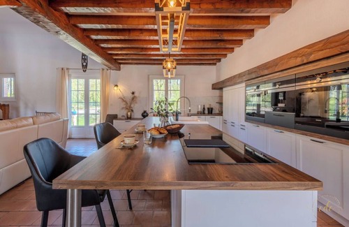 Chaumont-sur-Tharonne Villa | Villa Familiale avec Piscine Chauffeée : Nature stay 10 min from the Parc Fédéral