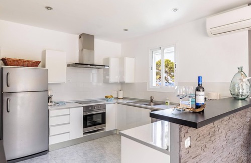 Provensals Villa | Villa Felicidad with Sea View, Wi-Fi, A/C, Pool, Garden, Terrace & Balcony