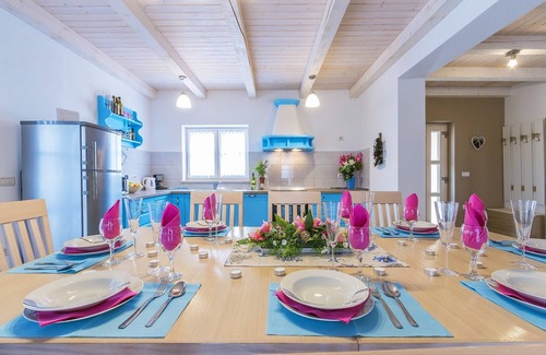 Muzini Villa | Villa for 10 people with pool and hydromassage