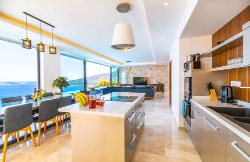 Kalkan Villa | Villa for 10 with stunning views & infinity pool