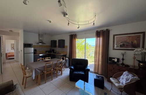Montagnac Villa | Villa for 4 people "L'Amandier" Lagoon pool to share