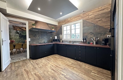 Saint-Fargeau-Ponthierry Villa | Villa with US Ranch-style games room