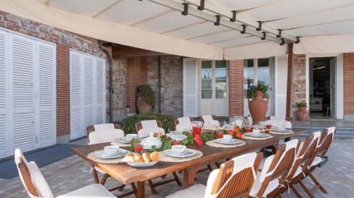 Montecarlo Villa | VILLA GABRI 8&2, Emma Villas