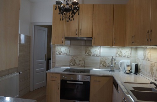 Matyasfoeld Apartment | Villa Garden - Charming 2-bedroom - with WiFi and AC in Budapest +free parking