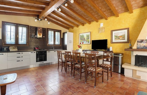 Sarzana Villa | Villa 'Gardenia - Private Garden' with Private Terrace, Wi-Fi and Air Conditioning