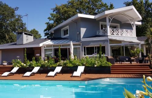 Gradignan Villa | Villa Gayac