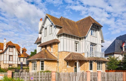 Benerville-sur-Mer Villa | Villa Georgia - Beachfront Villa - Bénerville