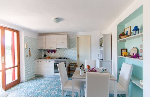 Magazzini Apartment | Villa Giolù, Appartamento Corallo 200 m from the sea, ferry discount!