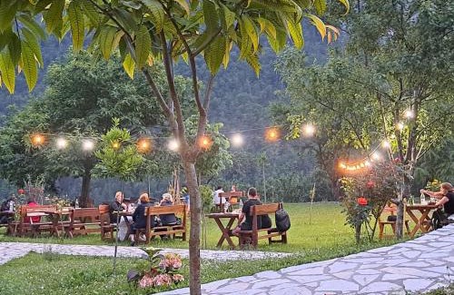 Theth Bed & Breakfast | Villa Gjeçaj Guesthouse and Restaurant