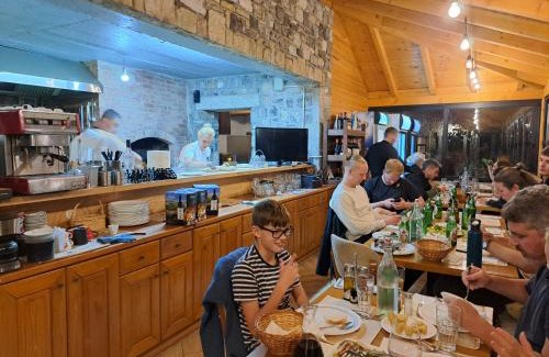 Theth Bed & Breakfast | Villa Gjeçaj Guesthouse and Restaurant