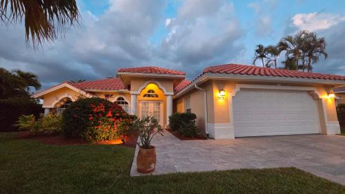 Central Naples Villa | VIlla Gordian Naples Florida