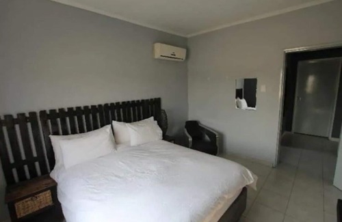 Ongwediva Bed & Breakfast | Villa Graf Guest House - suite 6
