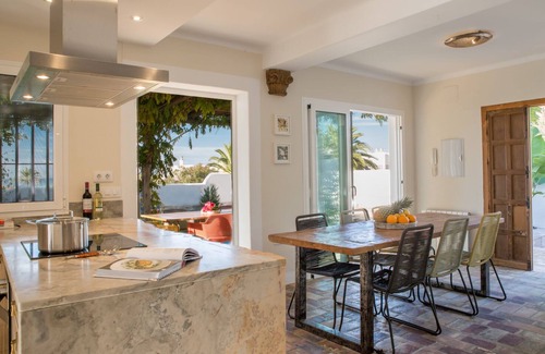 Conil de la Frontera House | Villa Guadalupe, a stylish 3 bedroom house, 2 bathrooms, private pool, sea views