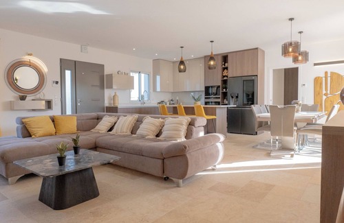 Saint-Ciers-du-Taillon Villa | Villa Harmonie: Luxury, Jaccuzzi and Pool in Charente-maritime