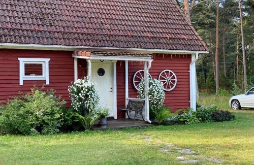 Laane-Nigula Parish House | Villa Hanson
