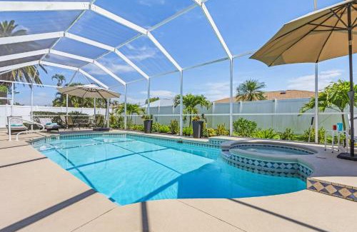 Caloosahatchee Villa | Villa-Haze, lots of privacy, solar & electric heated pool and SPA