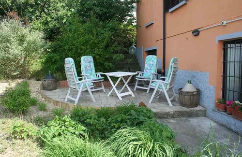 Montecalvo Versiggia Apartment | Villa I Due Padroni, two Apartment House - Apartment Cantinetta