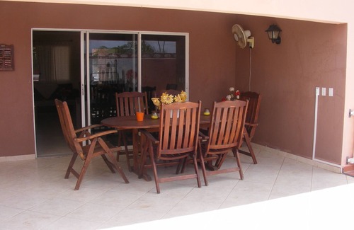 Daniel House | Villa Iguana complete with car SUV