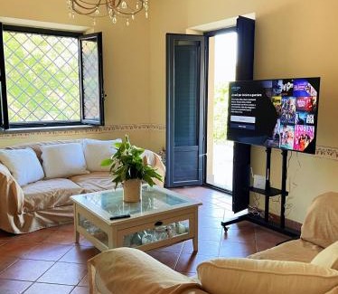 Feroleto Antico House | VILLA in 8 ettari di campagna, a 20' dal mare