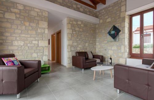 Kirianna Villa | Villa in Arkadi with Pool near the Sea