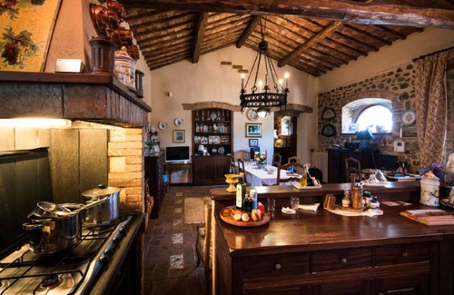 Castel Viscardo Villa | Villa in Castel Viscardo with 5 bedrooms sleeps 10