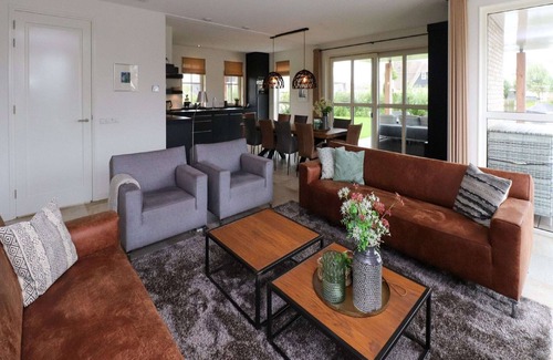 Delfstrahuizen Villa | Villa in Friesland with Sauna and Jetty