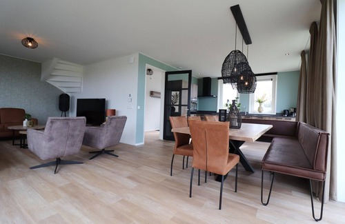 Leons House | Villa in Leons with Frisian Charm
